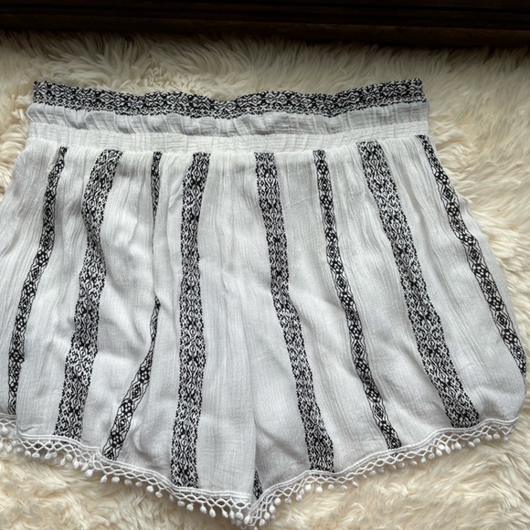 NWT Romeo & Juliet  gauze shorts sz s - Picture 2 of 6